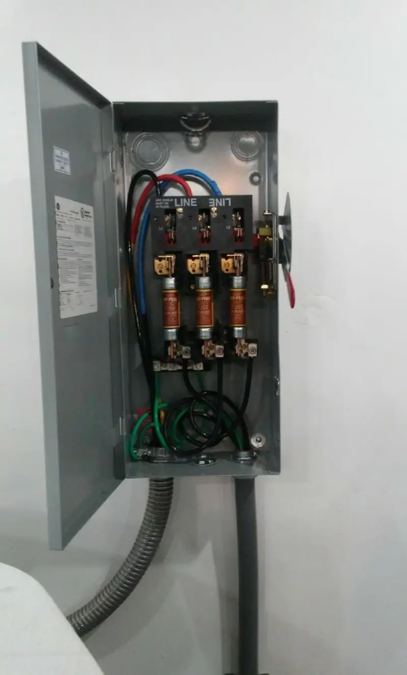 Three-phase disconnect switch installed for Electrical Wiring & Rewiring in Fabens